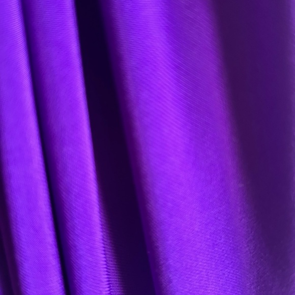 Elegant Purple Gown with Embellished Waist - Picture 7 of 9